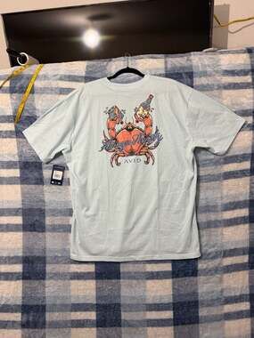 Avid Always Thirsty Crab Graphic T-Shirt Ice Blue XL